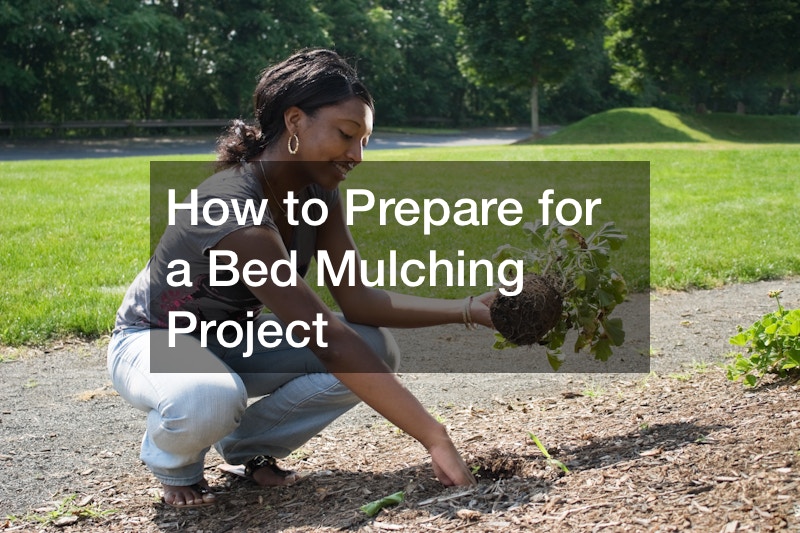 How to Prepare for a Bed Mulching Project
